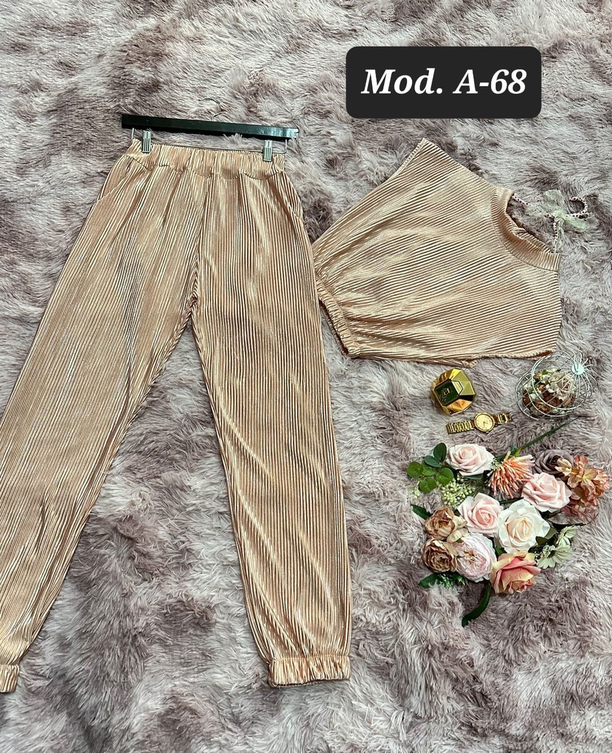 CONJUNTO A-68 ORO UNITALLA (32-34).